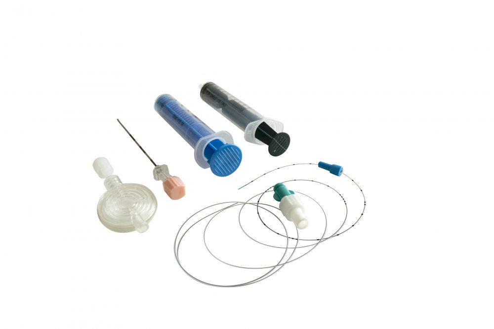 Фото Набор для эпидуральной анестезии EPIDURAL KIT G18:(игла эп.1,30х80мм G18,катетер эп.,фильтр,шприц 10мл, LOR шприц 10мл, коннектор винт,направите