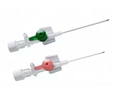 Фото Канюля внутривенная стерильная "SoftCathe" 18G (1,30х45 мм) с перфорированными крыльями и инъекционным портом (100шт/уп.,1000шт/кор.)